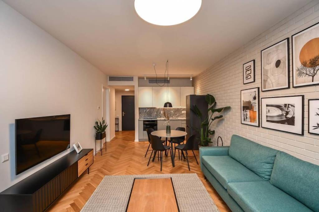 Skypark Luxury Apartment With Skyline View & Free Parking Bratislava Dış mekan fotoğraf
