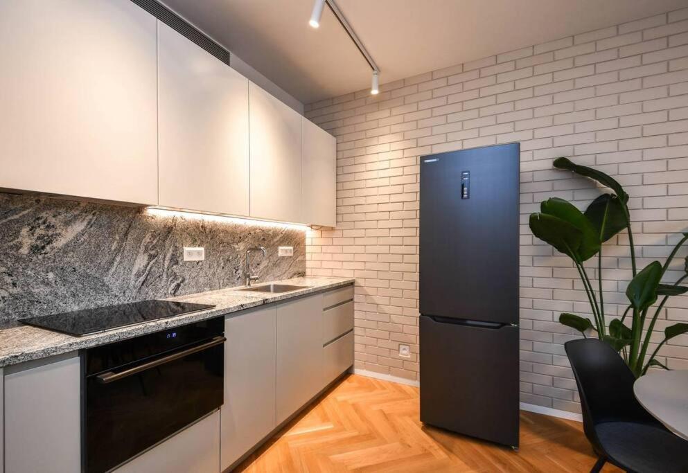 Skypark Luxury Apartment With Skyline View & Free Parking Bratislava Dış mekan fotoğraf