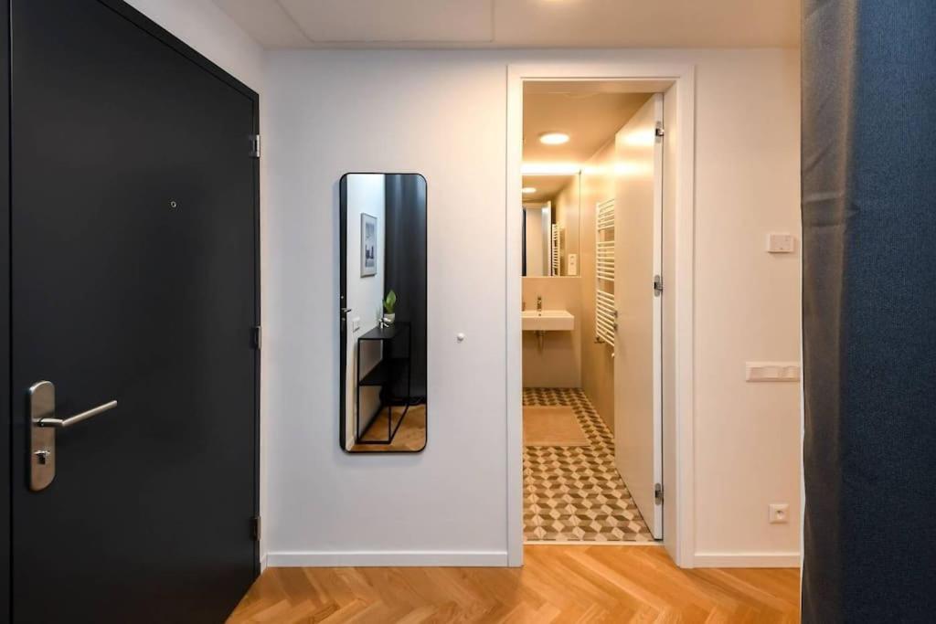 Skypark Luxury Apartment With Skyline View & Free Parking Bratislava Dış mekan fotoğraf