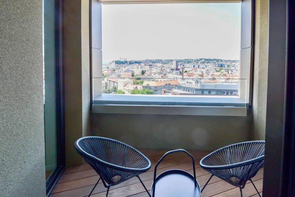 Skypark Luxury Apartment With Skyline View & Free Parking Bratislava Dış mekan fotoğraf